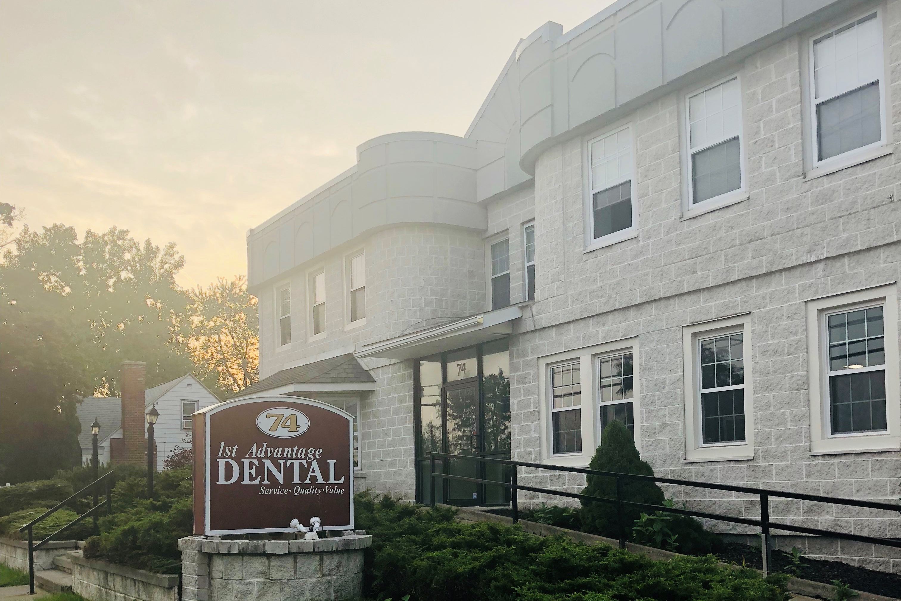 1st Advantage Dental logo