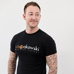 Nils Makowski Personal Training logo